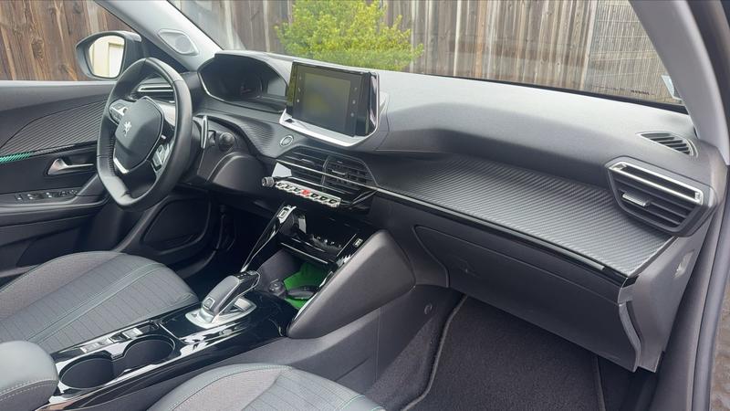 Peugeot 2008 1.2 PureTech 130 Eat8 Allure Business