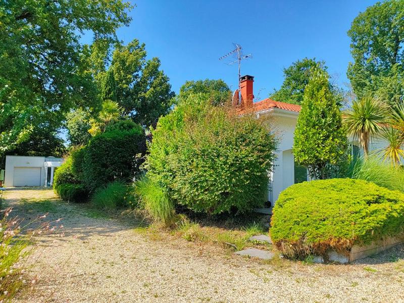 Maison - 208 m² - 8 pièces