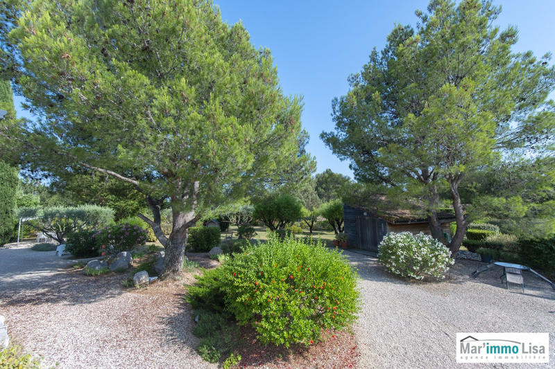 Villa - 256 m² - 6 pièces