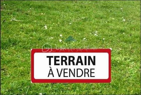 Terrain constructible - 900 m²