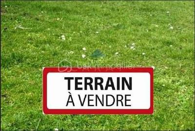 Terrain constructible - 900 m²