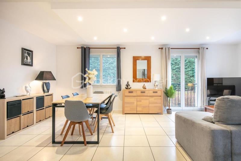 Maison - 141 m² - 8 pièces