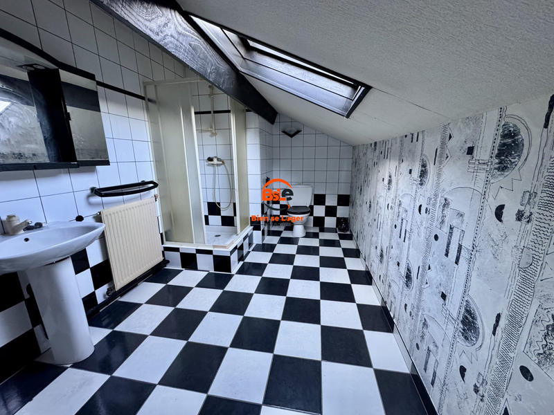 Maison - 214 m² - 7 pièces