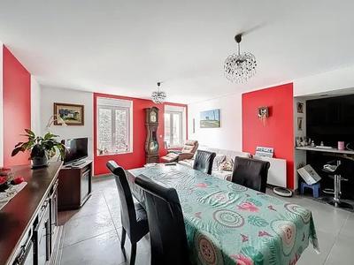 Appartement - 102 m² - 6 pièces