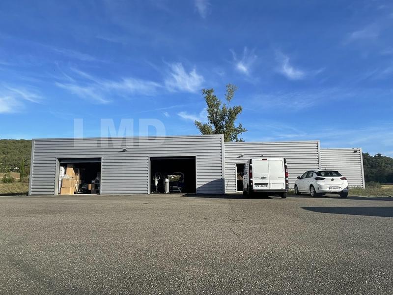 Entrepôt - 351 m² - 5 pièces