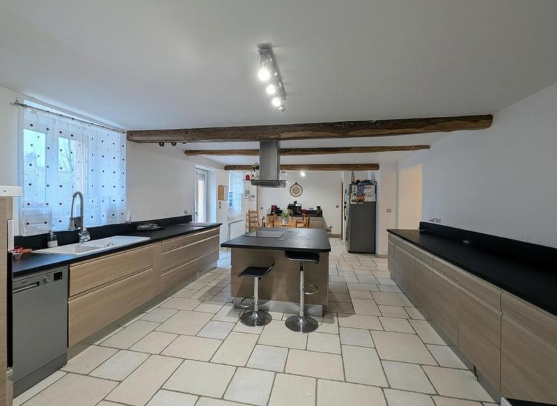 Maison - 429 m² - 20 pièces