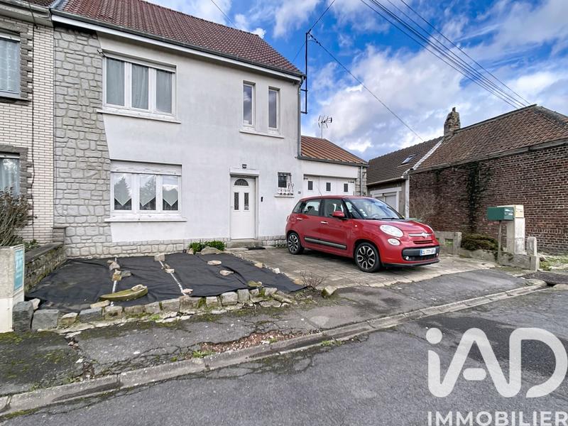 Maison - 99 m² - 6 pièces