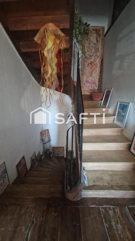 Maison - 204 m² - 7 pièces