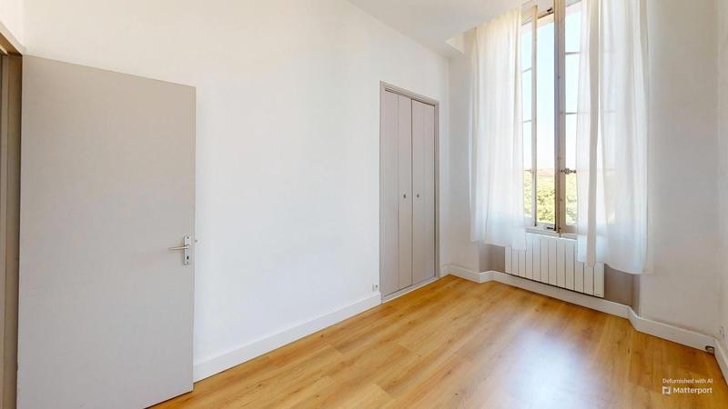 Appartement - 98 m² - 5 pièces