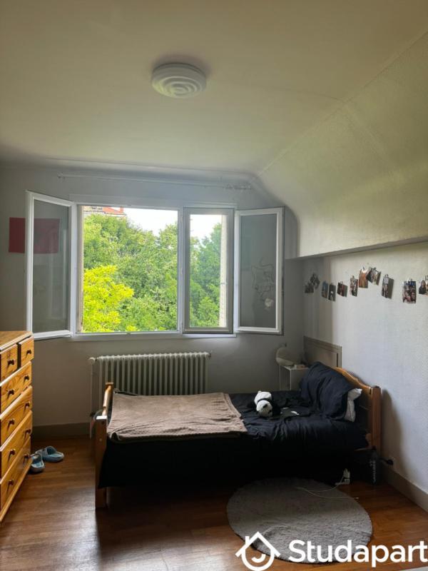 Chambre - 12 m² - 1 pièce