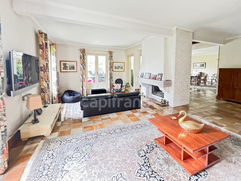 Maison - 224 m² - 7 pièces