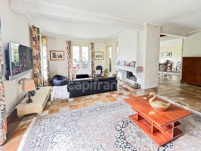 Maison - 224 m² - 7 pièces