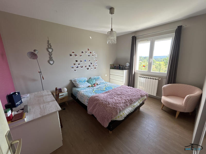 Maison traditionnelle - 172 m² - 6 pièces