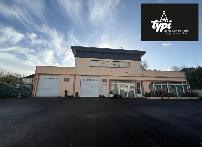 Maison - 230 m² - 10 pièces