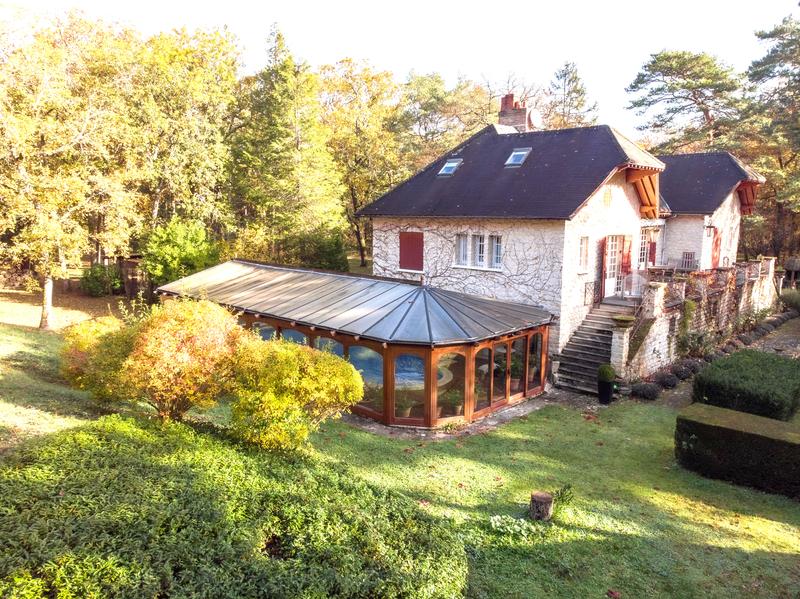 Demeure - 300 m² - 9 pièces