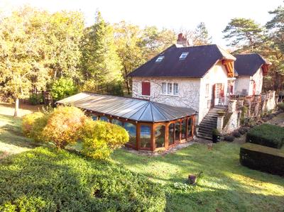 Demeure - 300 m² - 9 pièces