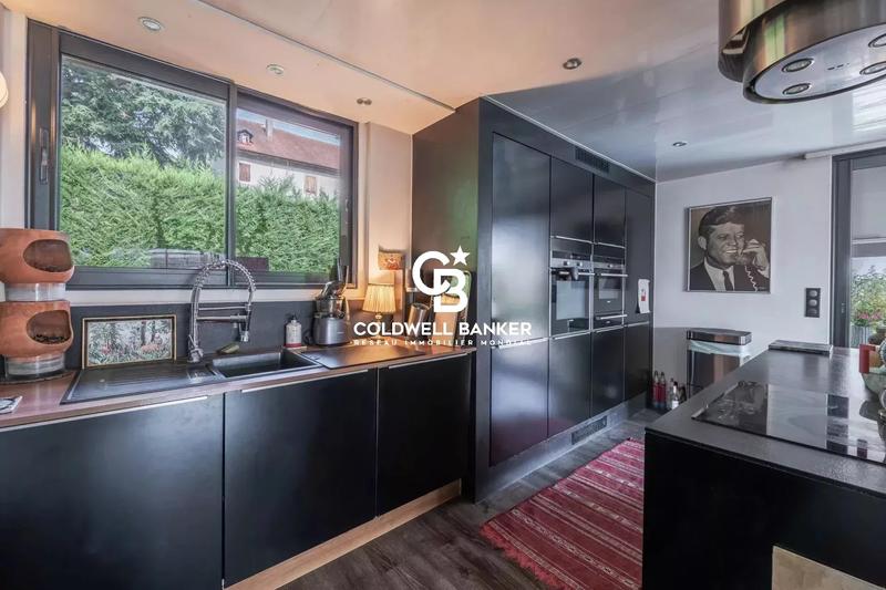 Maison - 179 m² - 7 pièces