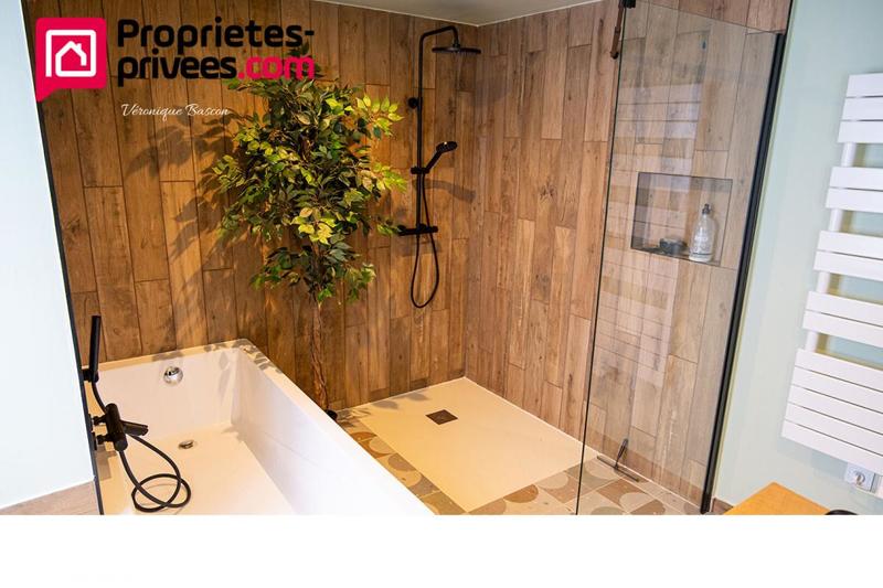 Maison - 210 m² - 8 pièces