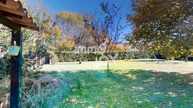 Maison - 210 m² - 9 pièces