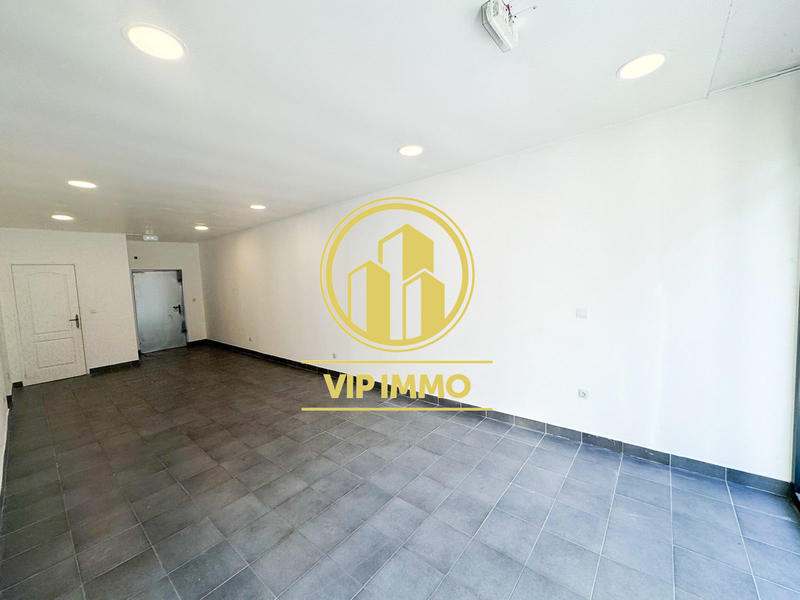 Local commercial - 82 m²