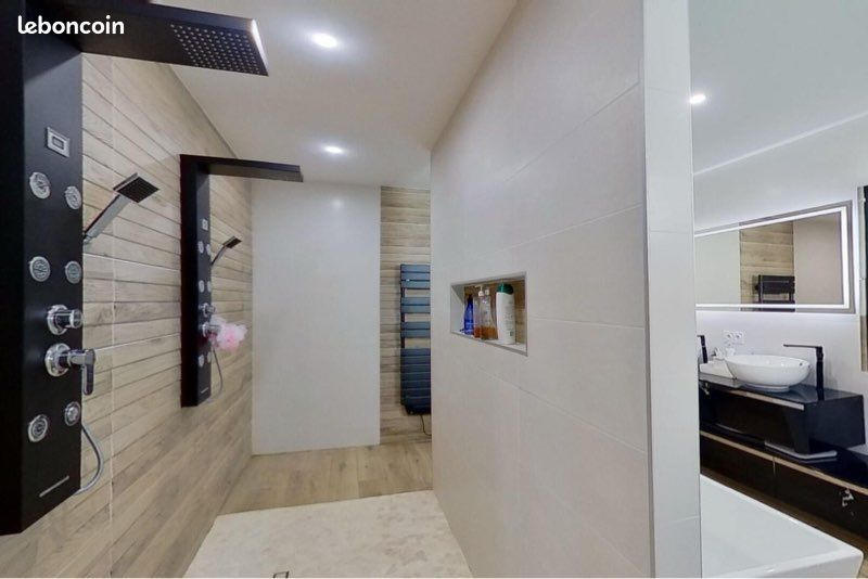 Appartement - 208 m² - 5 pièces