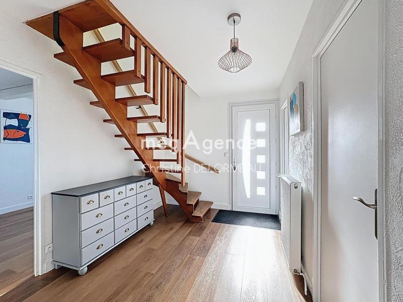 Maison - 109 m² - 6 pièces