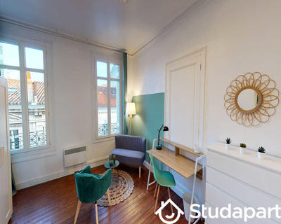 Chambre - 230 m² - 1 pièce