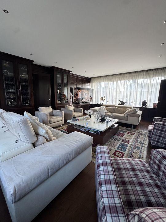 Demeure - 710 m² - 15 pièces