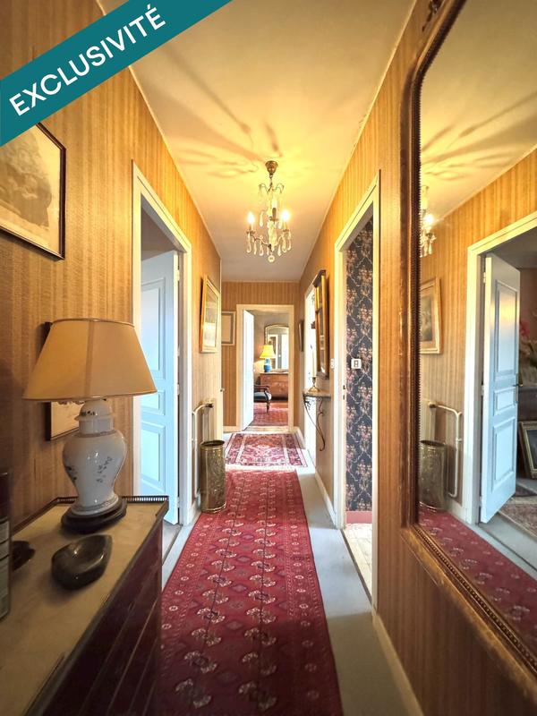 Maison - 235 m² - 9 pièces