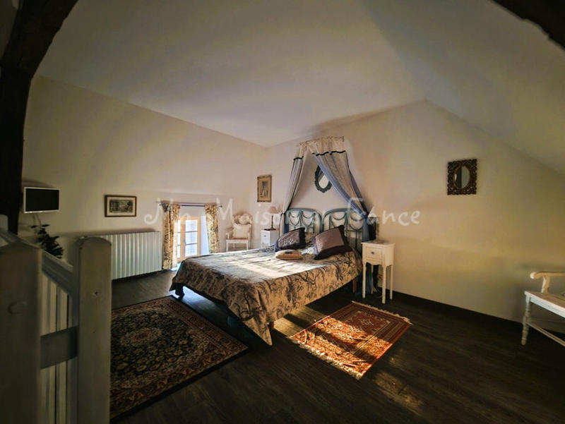 Château - 620 m² - 1 pièce