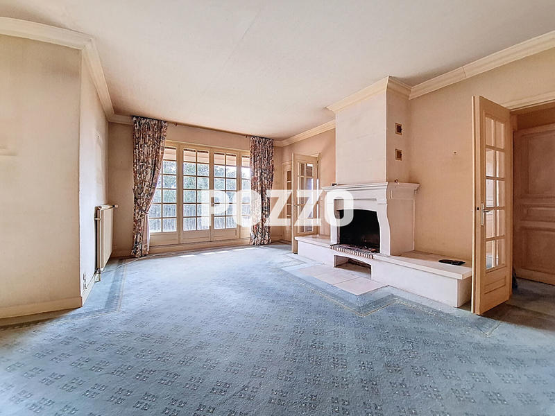 Maison - 180 m² - 8 pièces