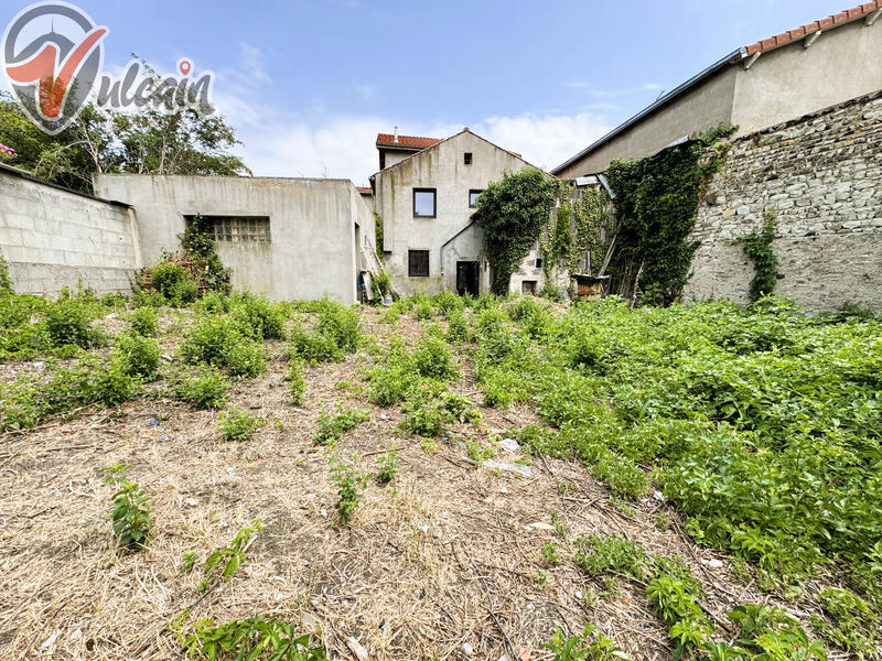 Maison - 240 m² - 5 pièces