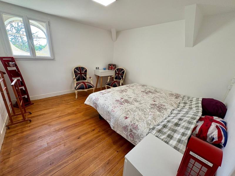 Château - 451 m² - 14 pièces