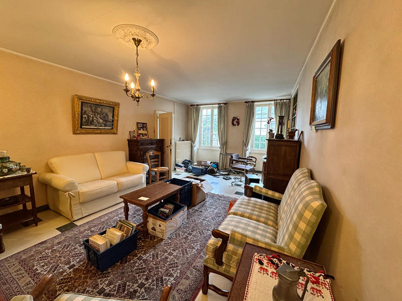 Maison - 220 m² - 10 pièces