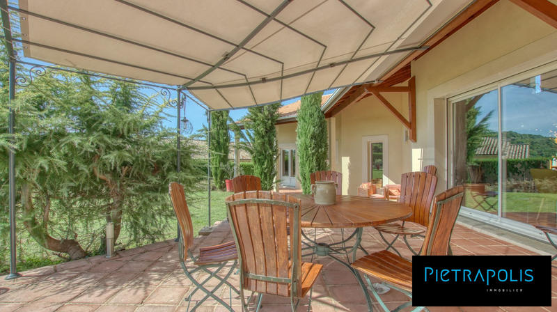 Villa - 204 m² - 8 pièces