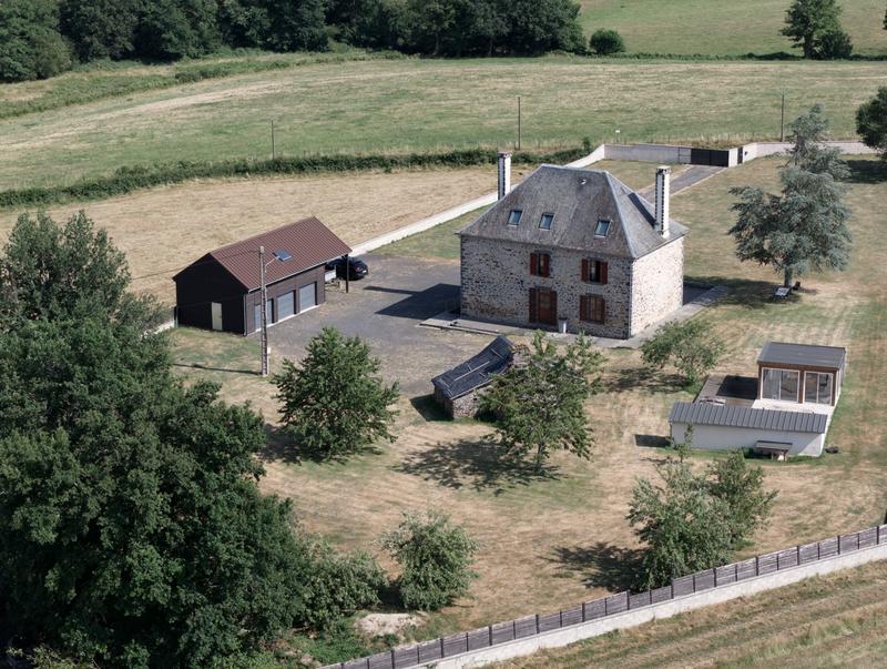 Maison - 302 m² - 8 pièces