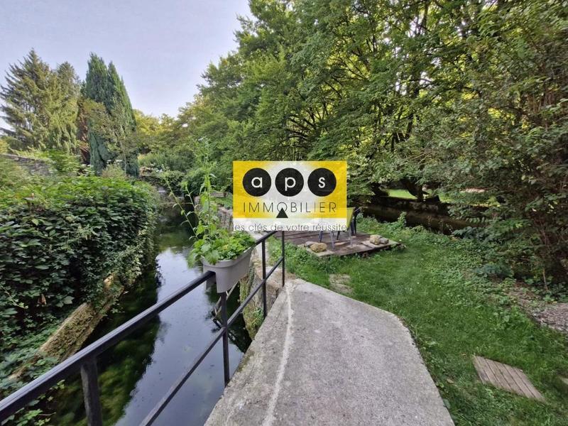 Moulin - 300 m² - 10 pièces