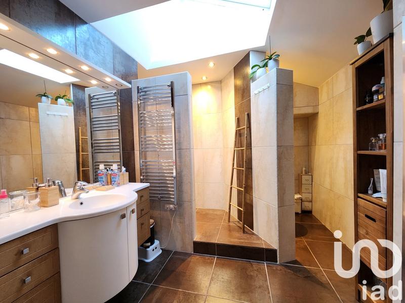 Maison - 300 m² - 7 pièces