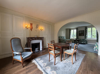 Maison - 192 m² - 10 pièces