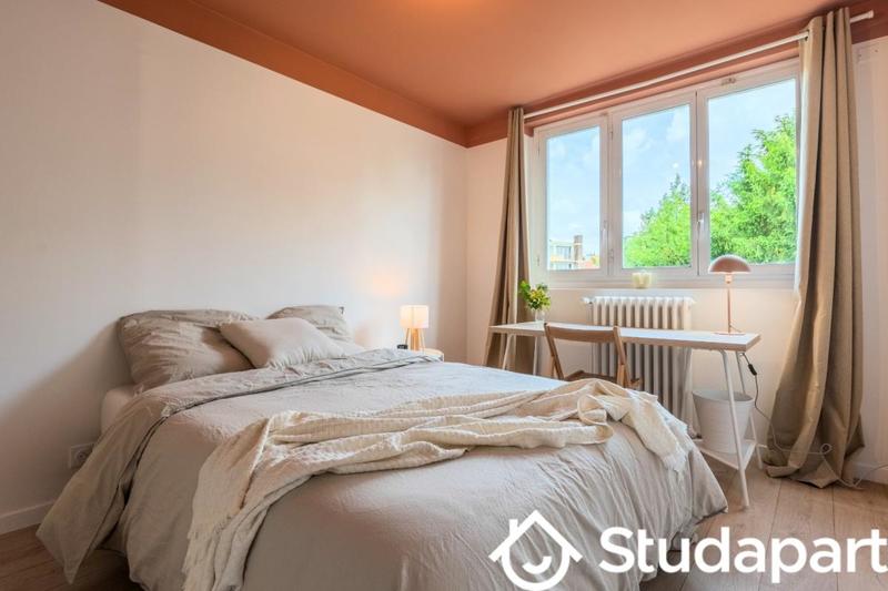 Chambre - 11 m² - 1 pièce