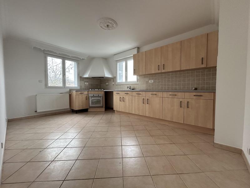 Maison - 140 m² - 6 pièces