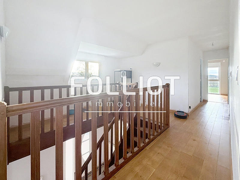 Maison - 158 m² - 8 pièces