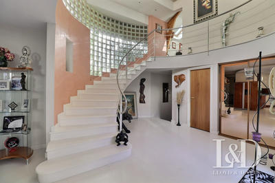 Maison - 482 m² - 10 pièces