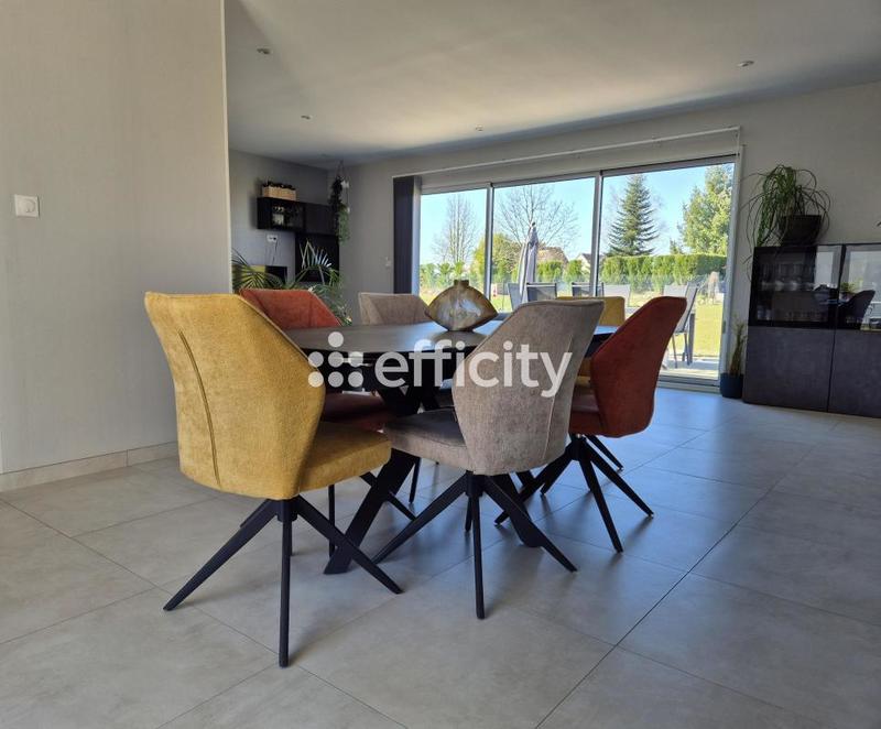 Maison - 250 m² - 11 pièces