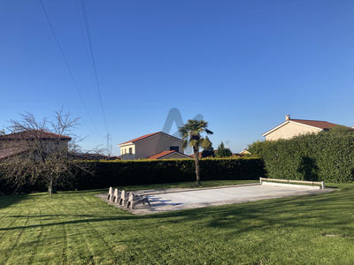 Maison - 206 m² - 8 pièces