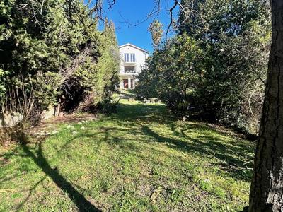 Villa - 215 m² - 6 pièces