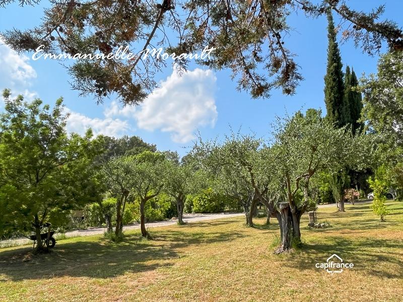 Propriété - 267 m² - 8 pièces