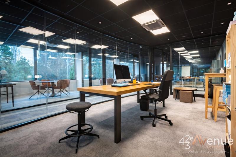 Bureau - 327 m²