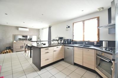 Villa - 92 m² - 4 pièces