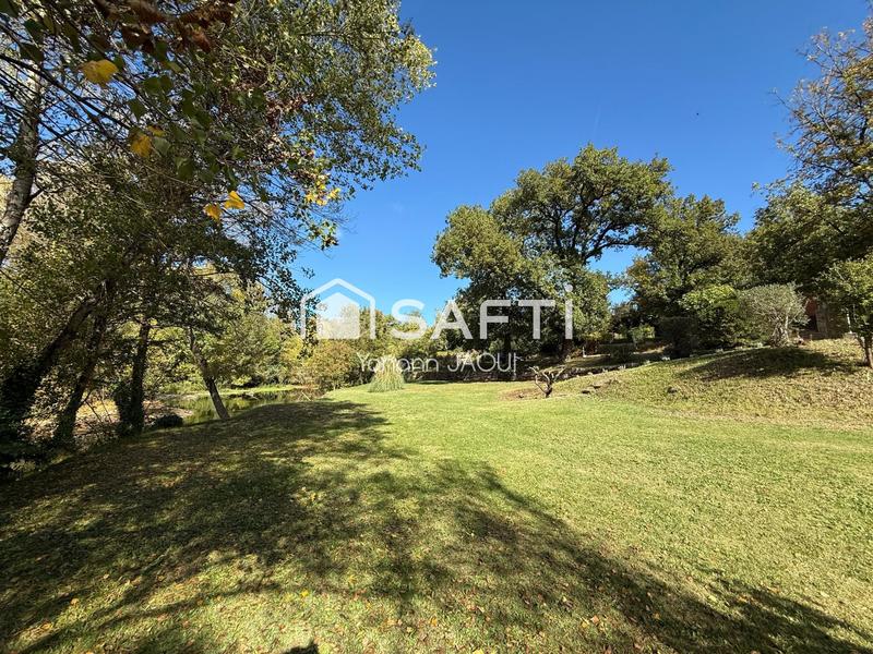 Maison - 570 m² - 14 pièces